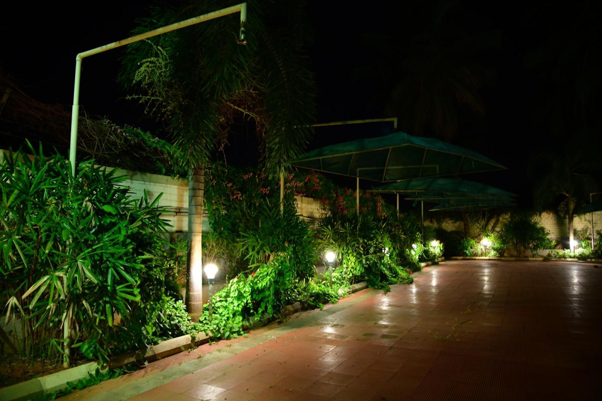 Nijaguna Resorts Chamrajnagar Экстерьер фото