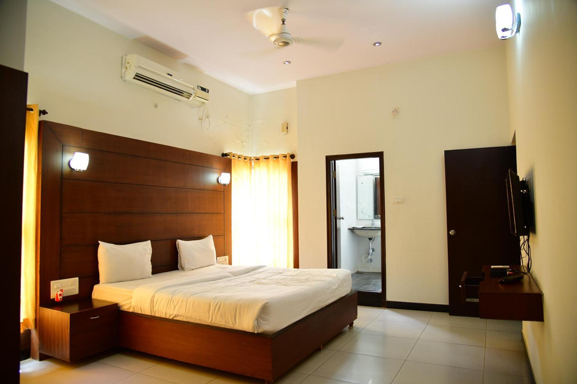 Nijaguna Resorts Chamrajnagar Экстерьер фото