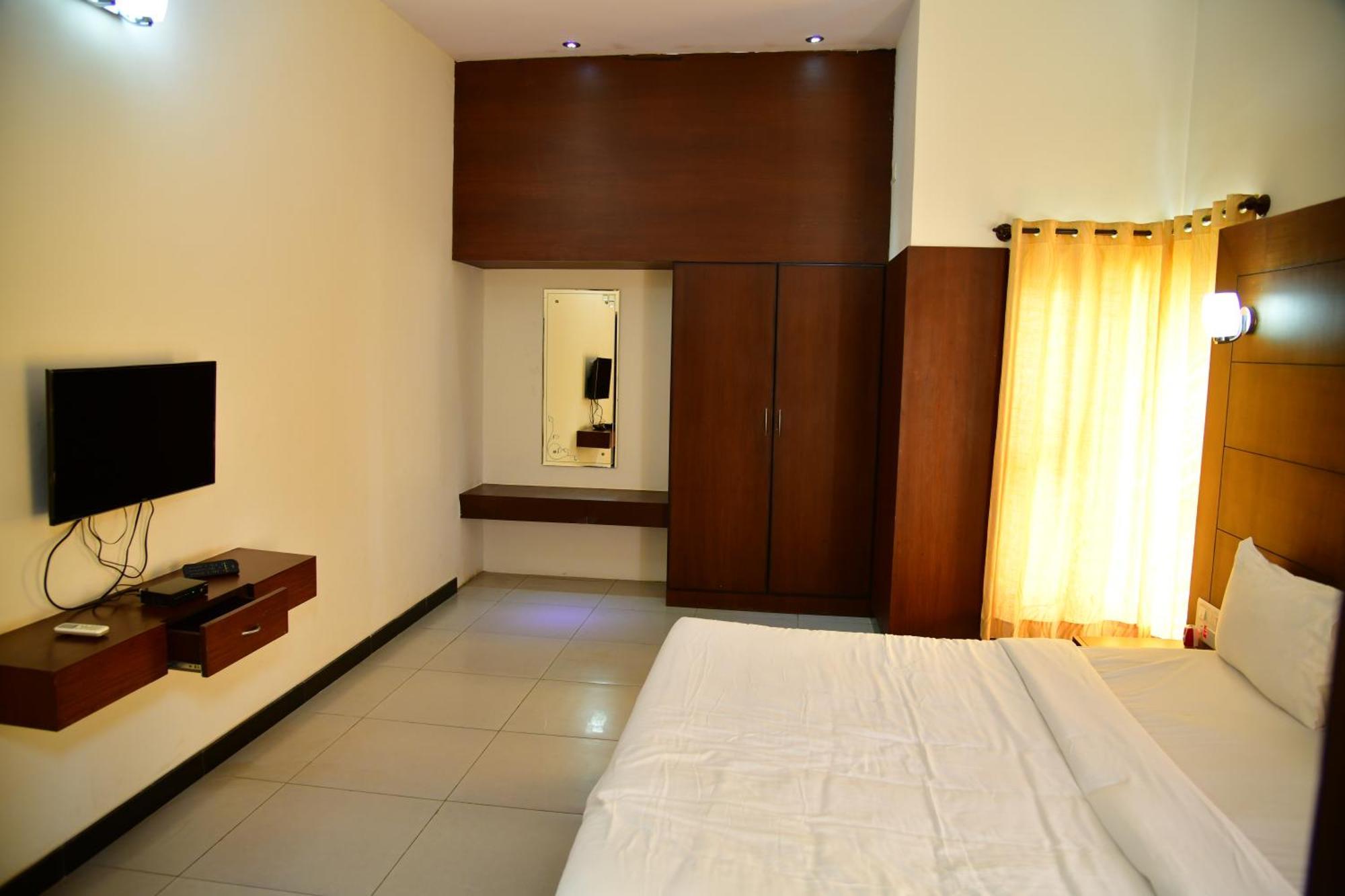 Nijaguna Resorts Chamrajnagar Экстерьер фото