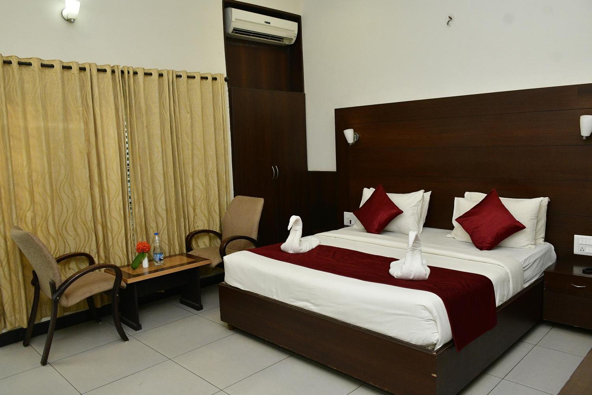 Nijaguna Resorts Chamrajnagar Экстерьер фото