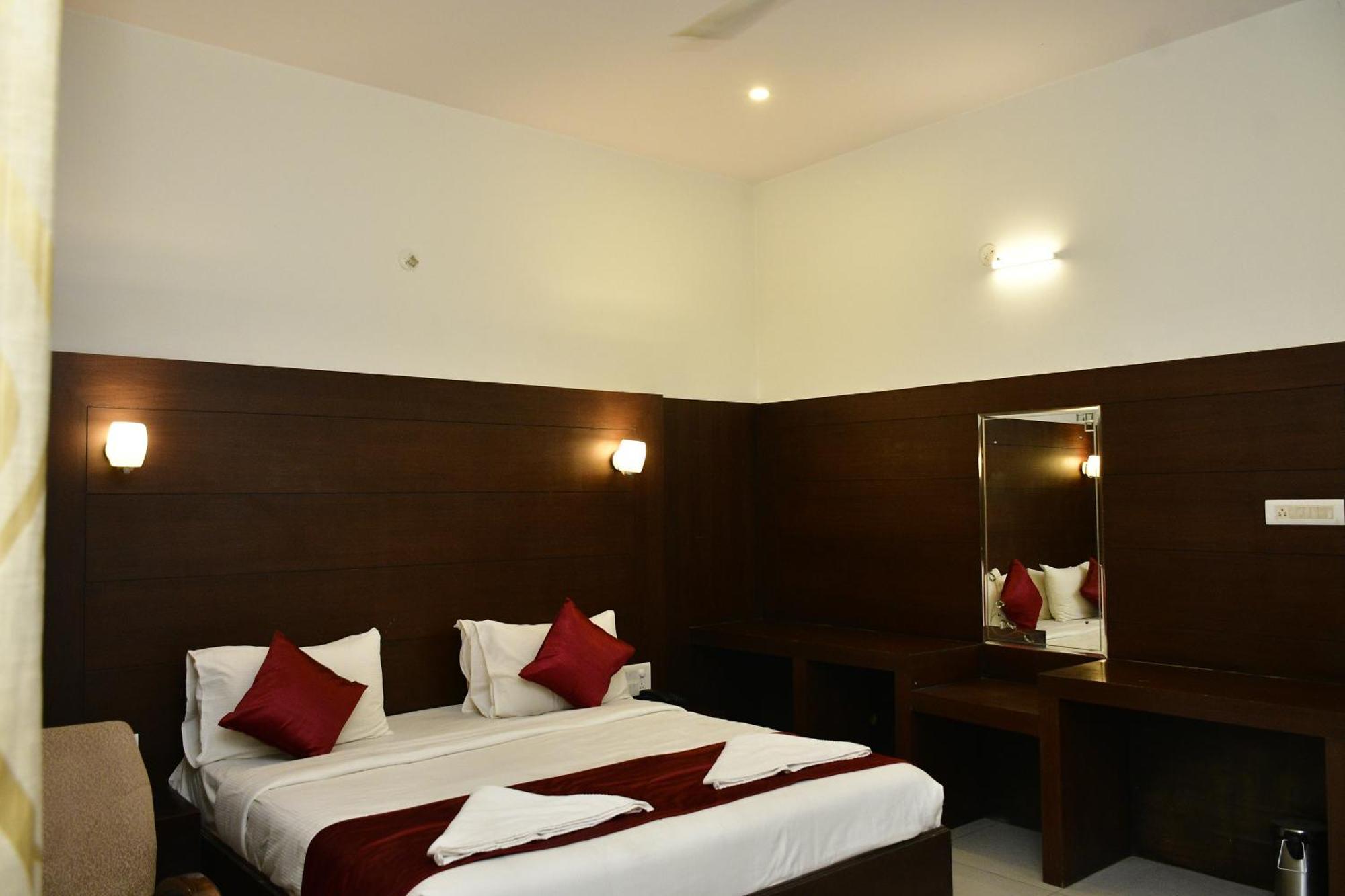 Nijaguna Resorts Chamrajnagar Экстерьер фото